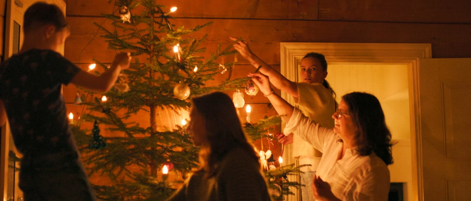 Hedda's House_00_47_26_19.jpg