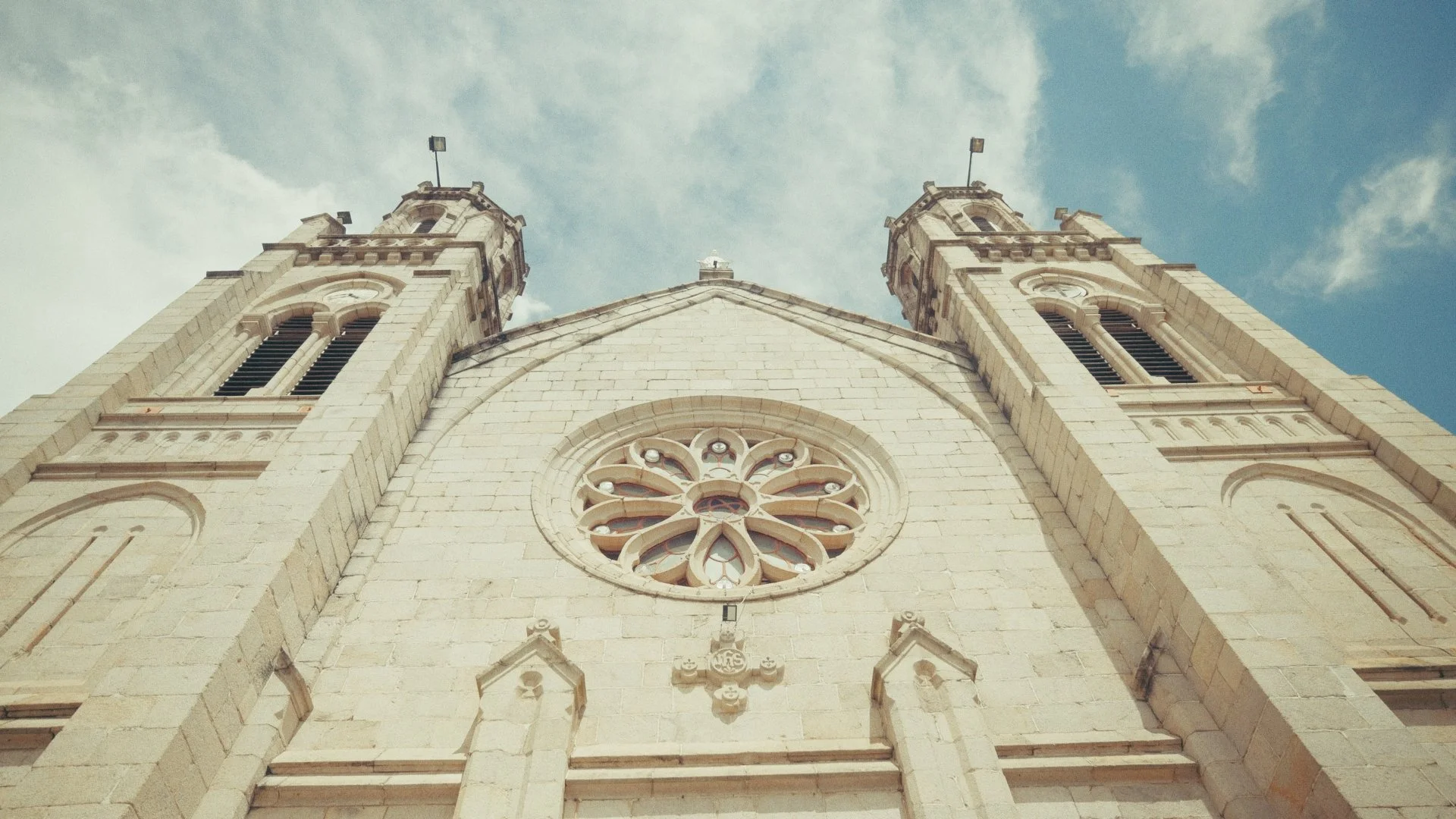 Day 03 Stringout_00_24_26_04.jpg