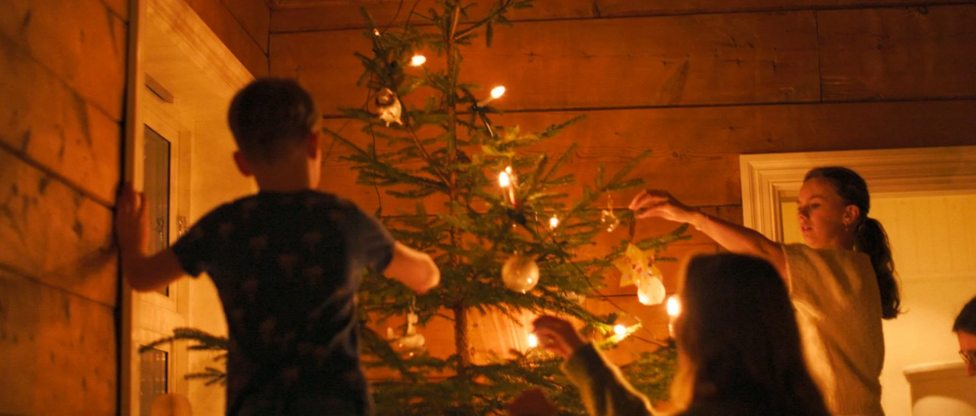 Hedda's House_00_47_35_01.jpg