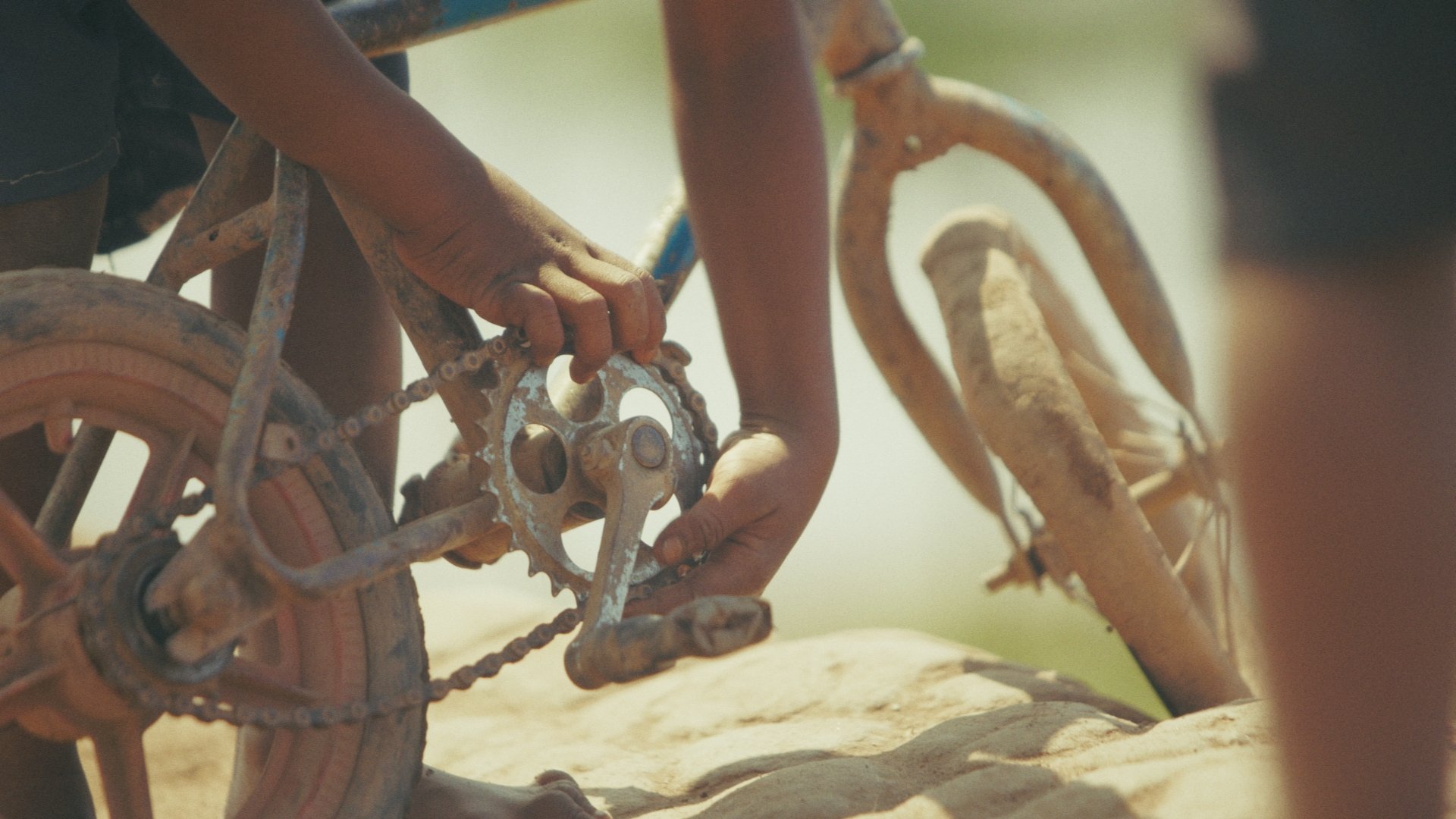 Day 01 Stringout_00_21_38_20.jpg