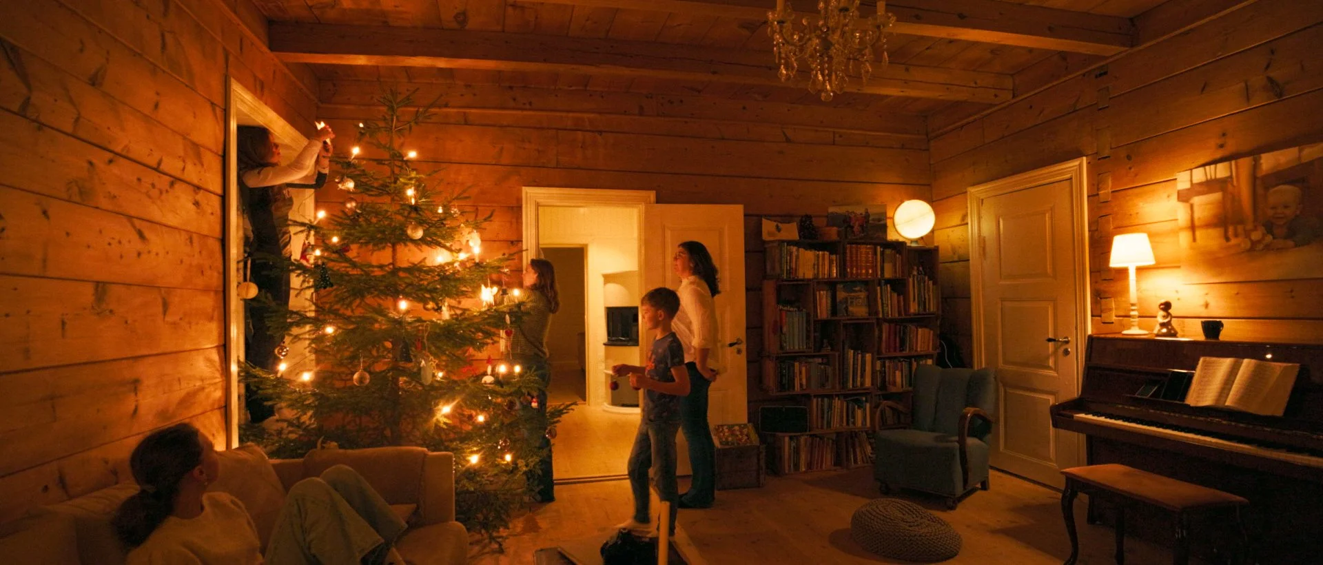 Hedda's House_00_49_31_21.jpg