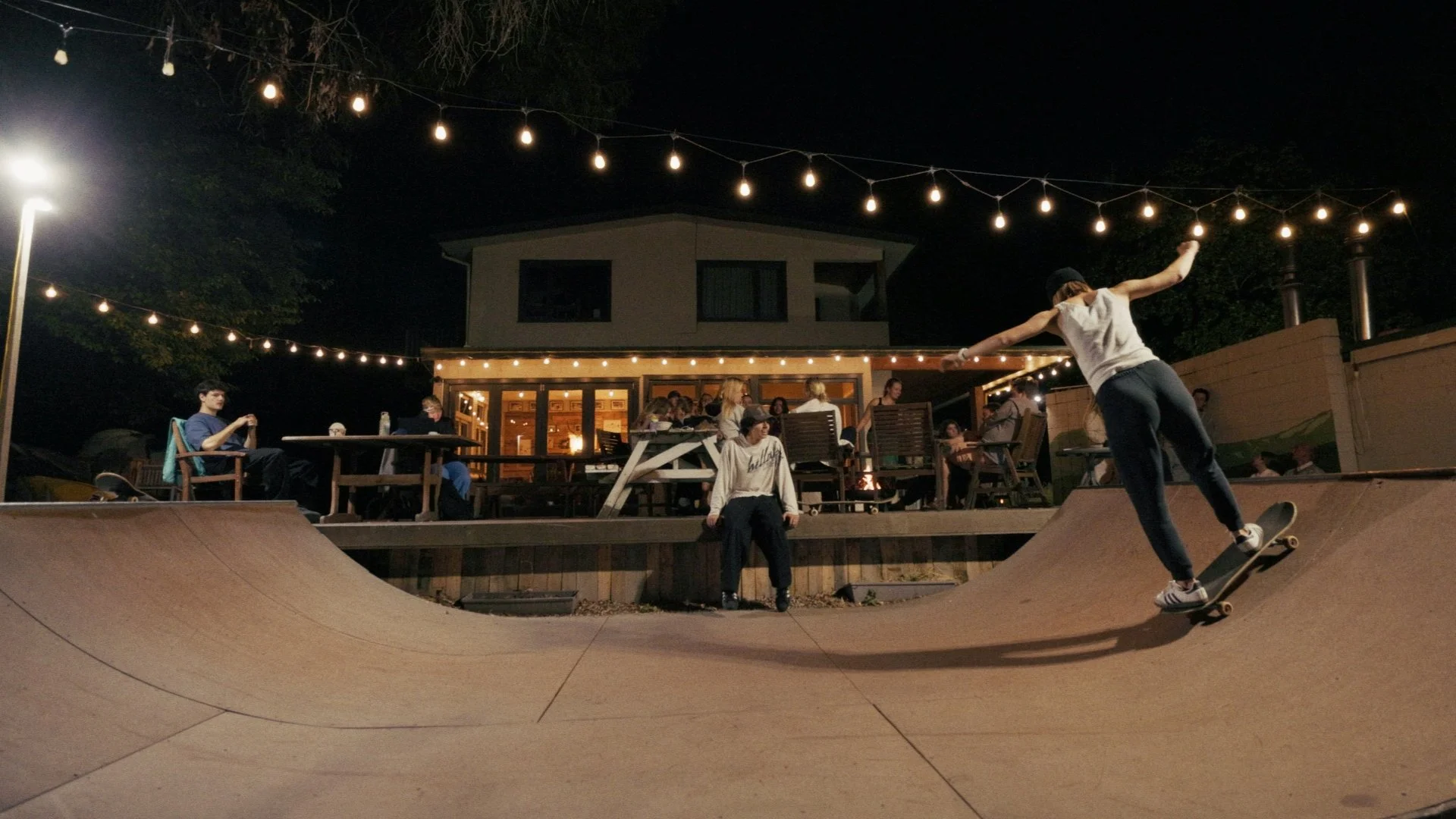 Timeline 3_00_21_37_00.jpg