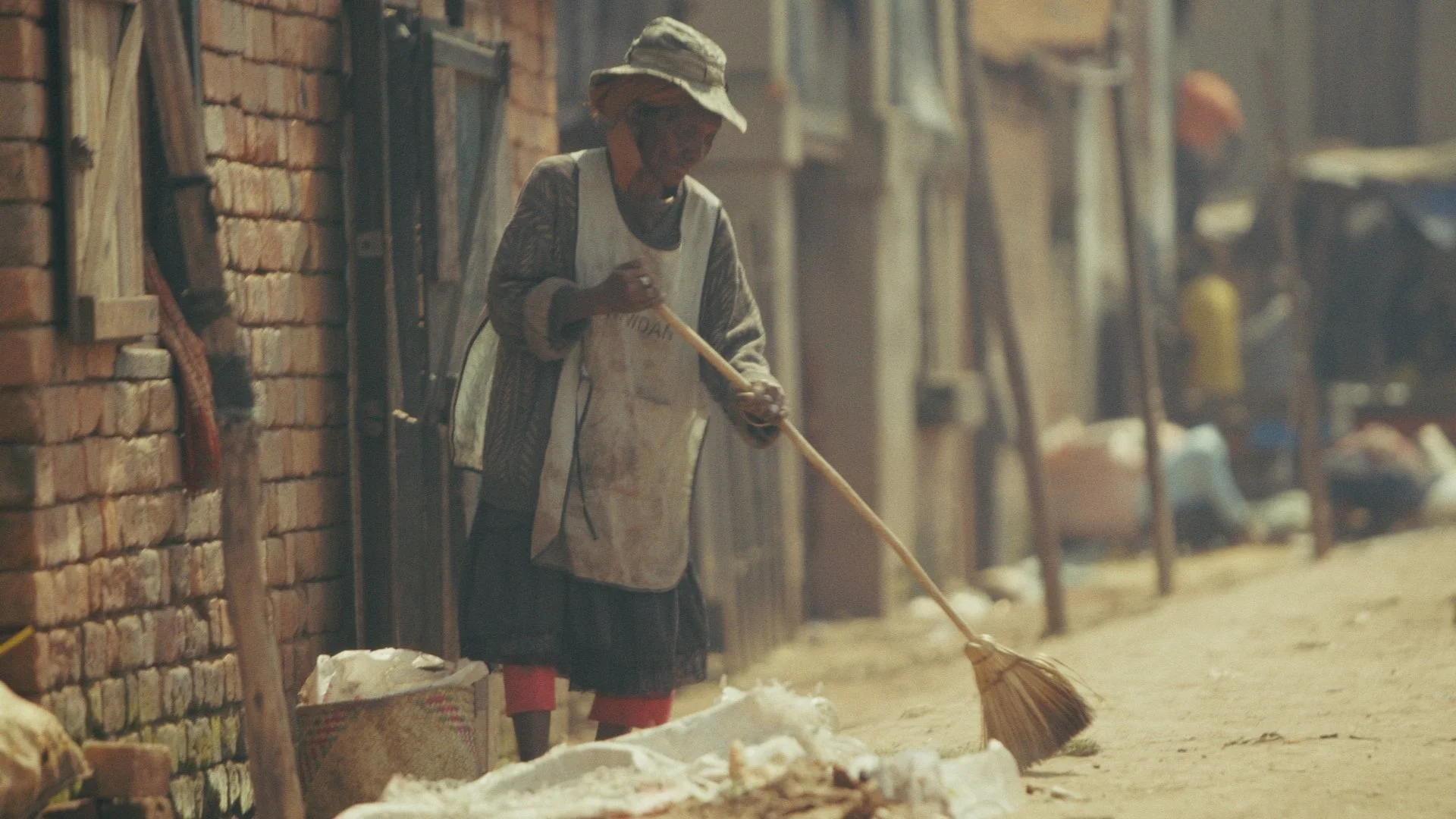 Day 01 Stringout_00_10_25_08.jpg