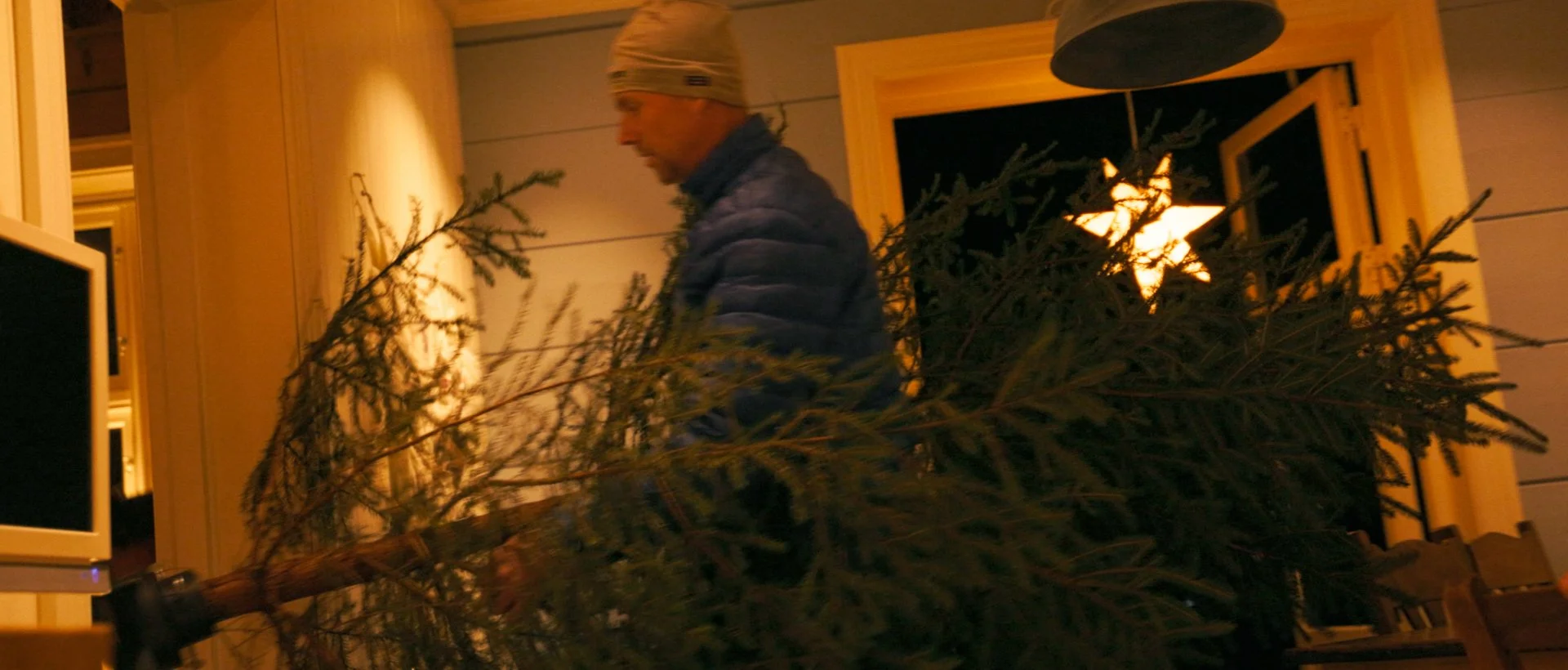 Hedda's House_00_27_34_14.jpg