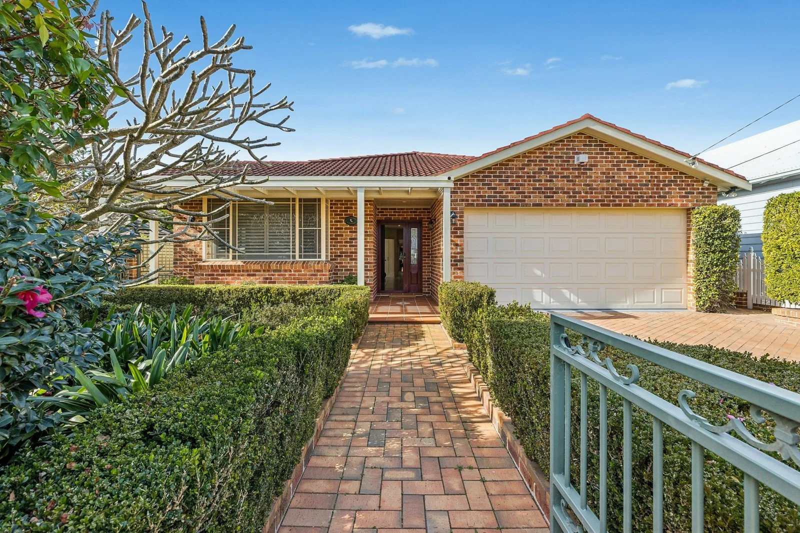 NEW LISTING || 2 Regatta Avenue, Caringbah South

4 BED | 2 BATH | 2 CAR | 670m&sup2;

Crafted and lovingly maintained by its original owners, this solid brick residence is a family retreat for relaxed living and effortless entertaining. It&rsquo;s a