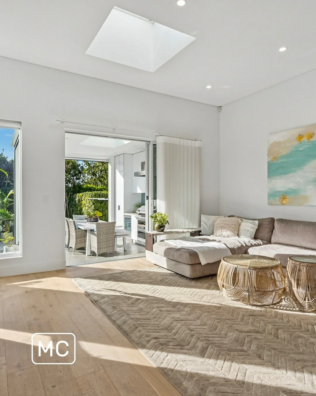 Discover this beautiful family duplex located in Woolooware!

Boasting 5 bedrooms, 3 bathrooms, and 2 car spaces, it&rsquo;s the ultimate family home.

The standout feature? Just a short stroll from shops and beaches, this home also offers an amazing
