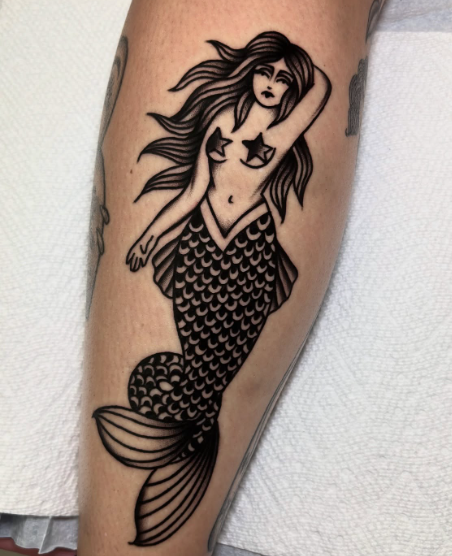 Traditional blackwork tattoo by Lyandra at Electric Street Tattoo, Fort Lauderdale