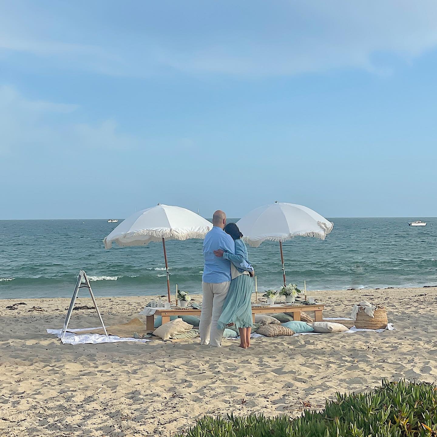 The bride said, &ldquo;it&rsquo;s a dream come true!&rdquo; 🥺🤍 The micro wedding of our dreams 🌊✨
.
.
.
#picnic #picnicdate #wedding #beach #love #celebration #bohostyle #mircowedding #santabarbara #santabarbarawedding