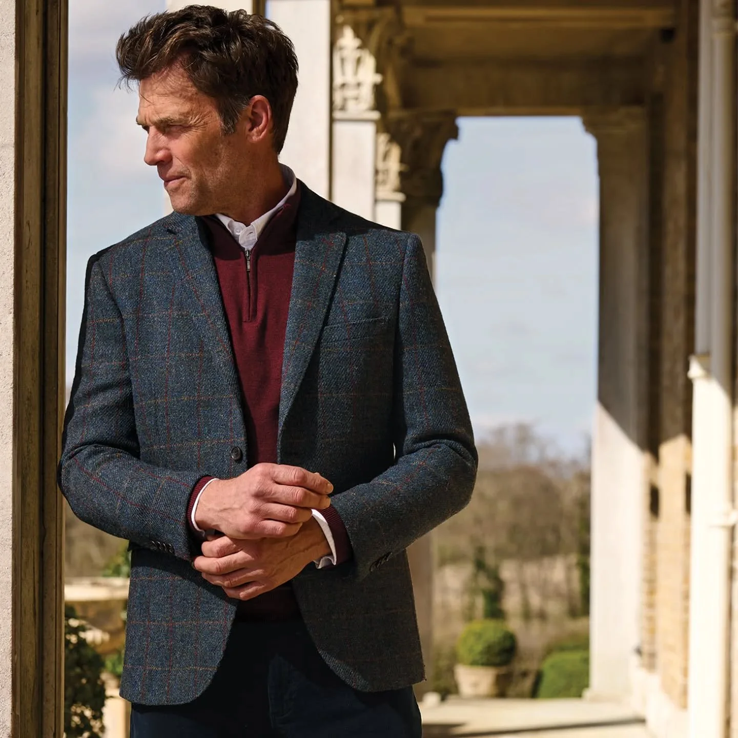 The Falkirk Harris Tweed Jacket, from our Autumn/Winter &rsquo;25 Collection, is a timeless wardrobe staple designed to pair effortlessly with a wide range of looks.

Jacket Specs: 

🔸️Single Breasted Two-Button
🔸️Tailored Fit
🔸️Straight Pockets 
