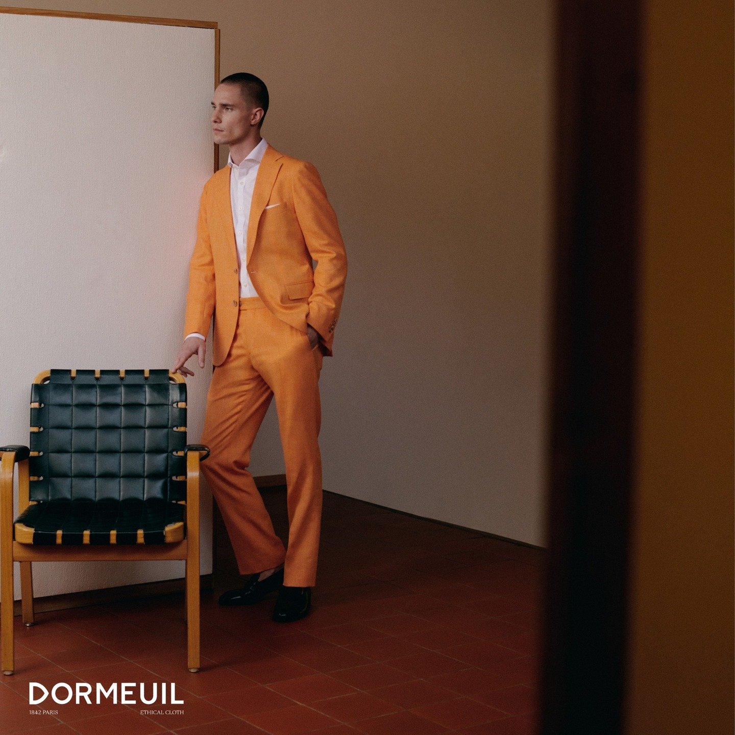 Made for summer.

Naturals by @dormeuil1842 offers a refined blend of natural fibres designed for warm-weather comfort.

Bunch: Naturals
Ref: 882122

#Bespoke #Dormeuil #SummerTailoring #LuxuryFabrics #Bristol