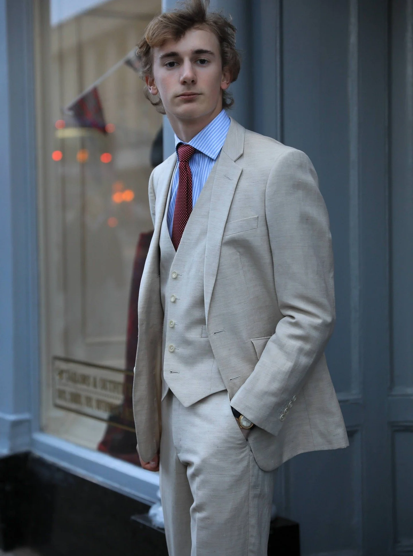 Enjoying the sunshine? ☀️

Showcasing 'The Berkeley' our natural linen-wool blend suit and a true seasonal favourite. Designed with a relaxed, bohemian feel, it&rsquo;s tailored from our signature fitted block and crafted in a lightweight 8.5oz beige