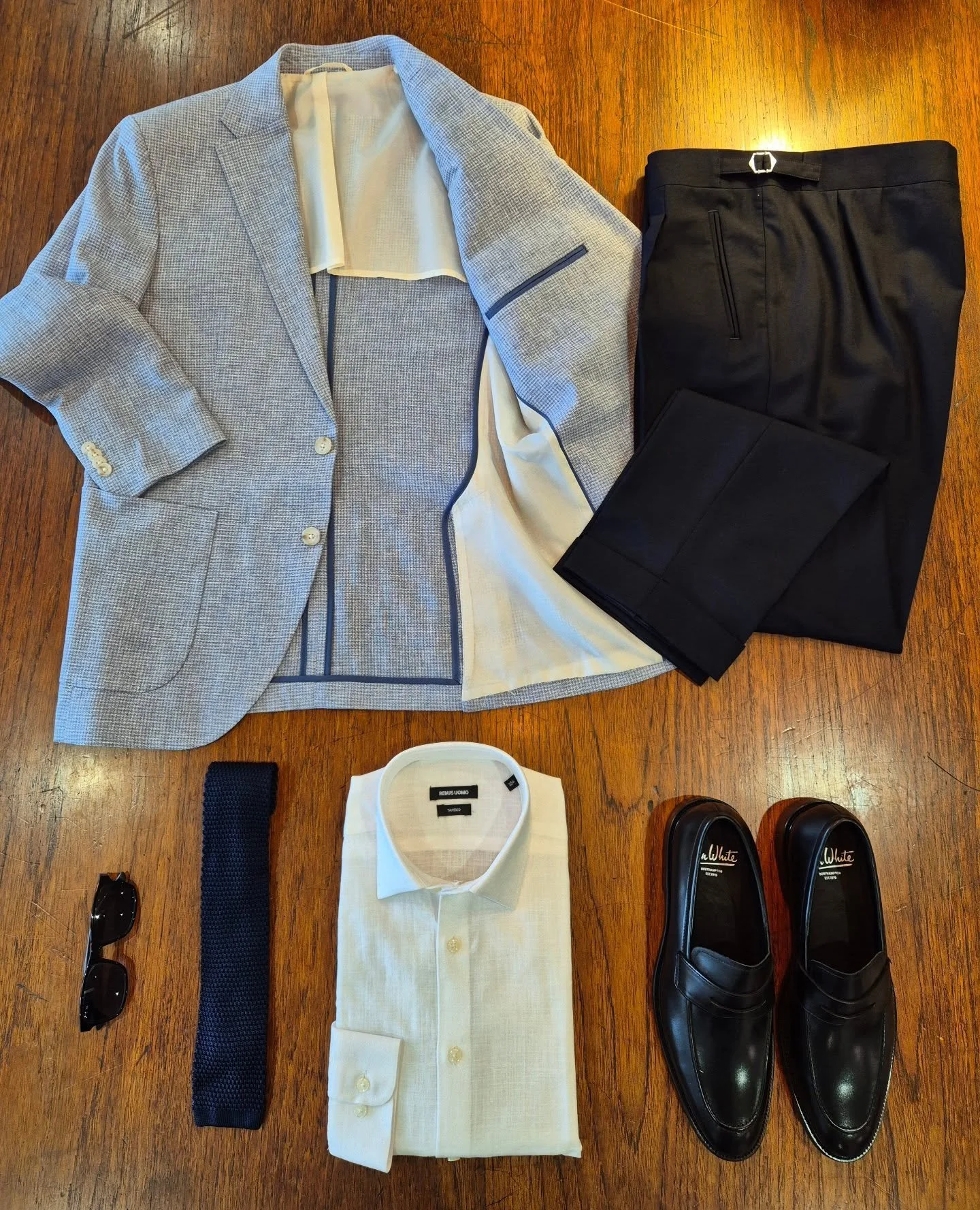 Summer Outfit Inspiration ☀️

Enjoying the sunshine but unsure what to wear? We&rsquo;ve created the perfect smart-casual look for spring/summer.

Featuring a pale blue single-breasted, soft-handled jacket in a breathable linen-cotton blend, complete