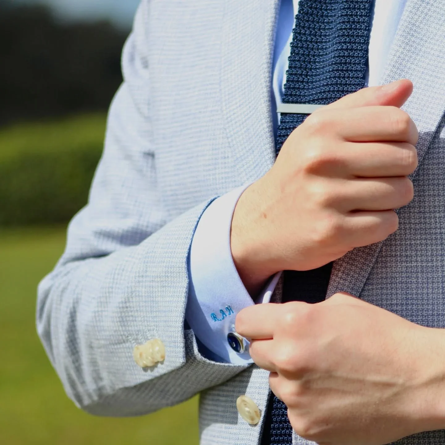 It's All In The Details. 

📰 - @the.bristol.gent.photography 
📷 - @andrea.in.media 

#Cufflinks #Tie #PocketSquare #Briefcase #fashionphotography