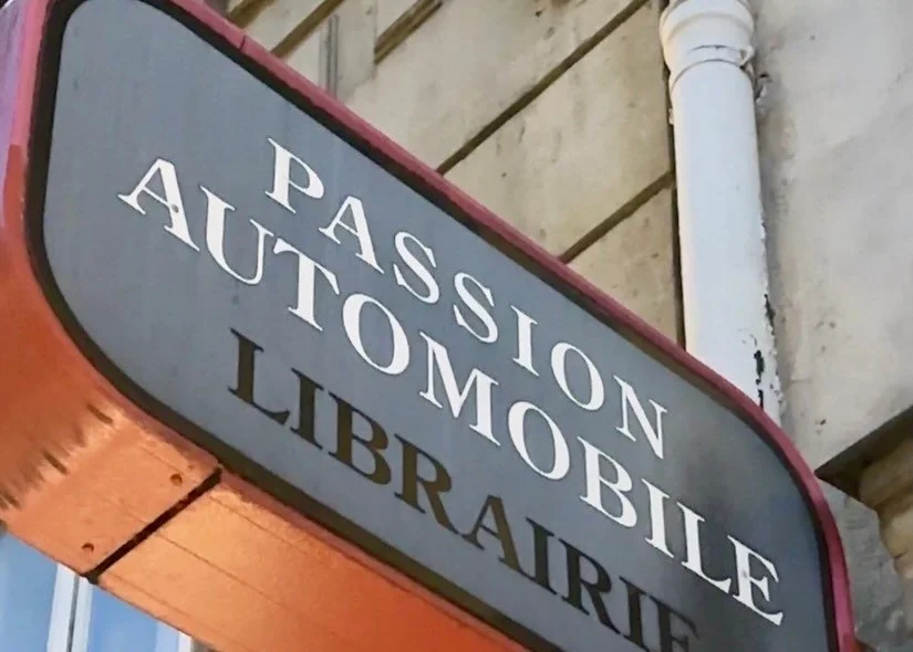Moment fort et magnifique accueil ce soir &agrave; la @librairiepassionautomobile autour du livre d&rsquo;Alphonse Coulot, &laquo;&nbsp;Du ciel en bleue&nbsp;&raquo; ❤️ #mobylette #roadtrip #voyage #aventure #litterature