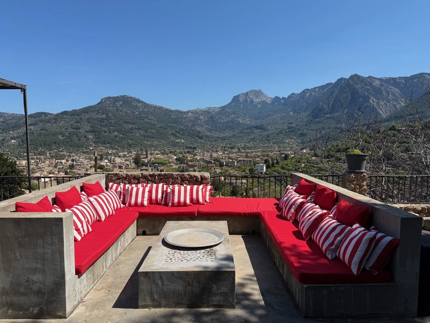 Outside lounge new.jpg