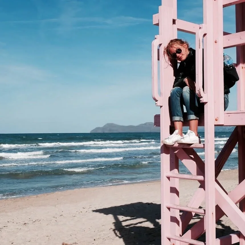 Charlotte Plans a Trip