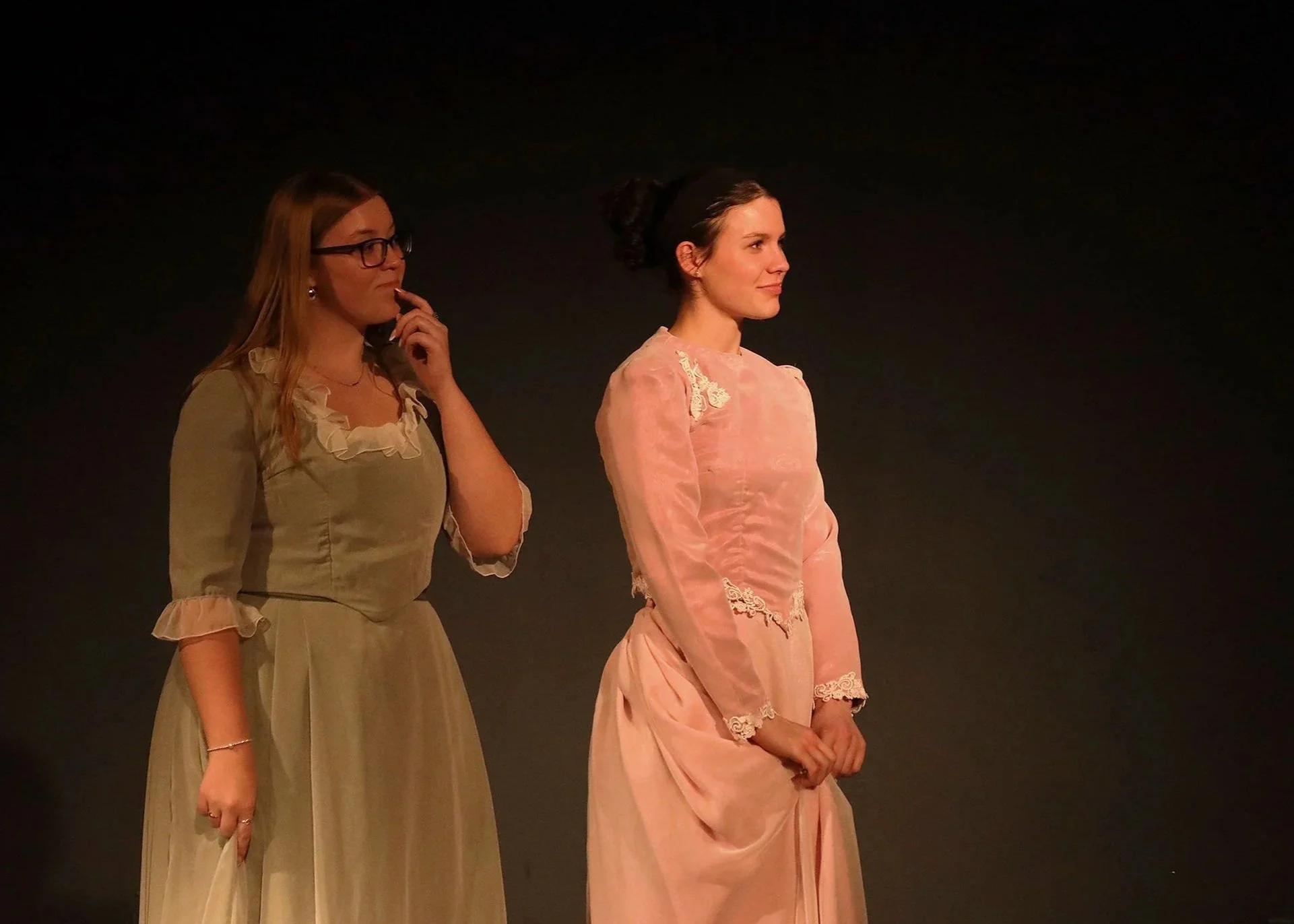 The Distracted Scholar's Guide To Literature And Drama (2026)