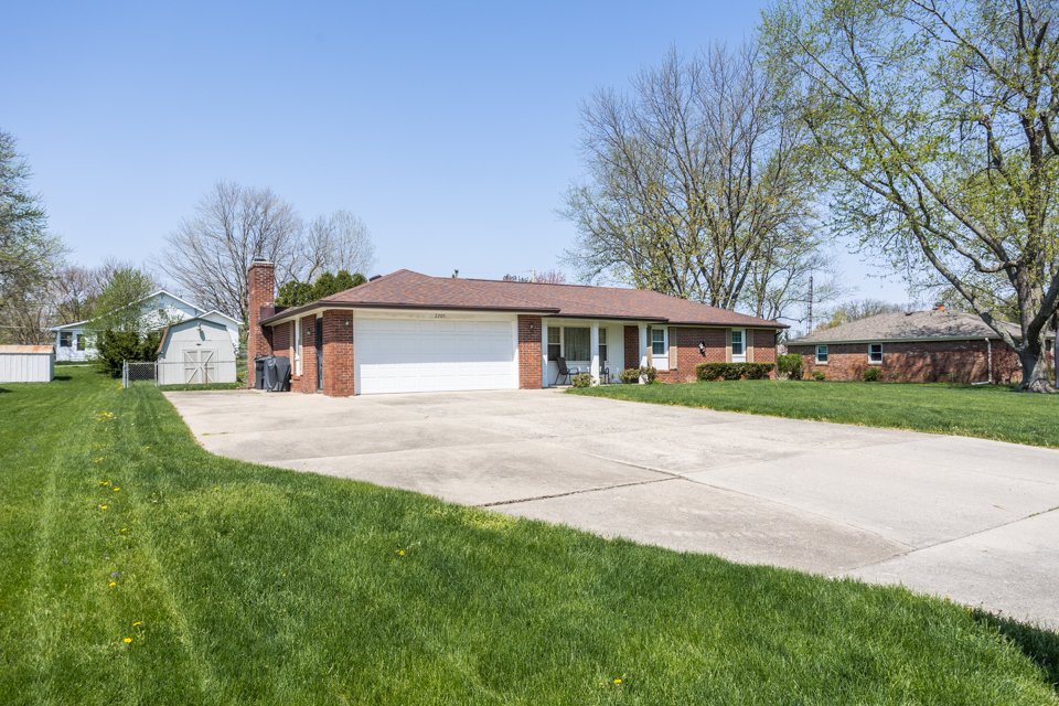 2205_Meadow_Way_Anderson_Indiana_Real_Estate_Photography-34.jpg