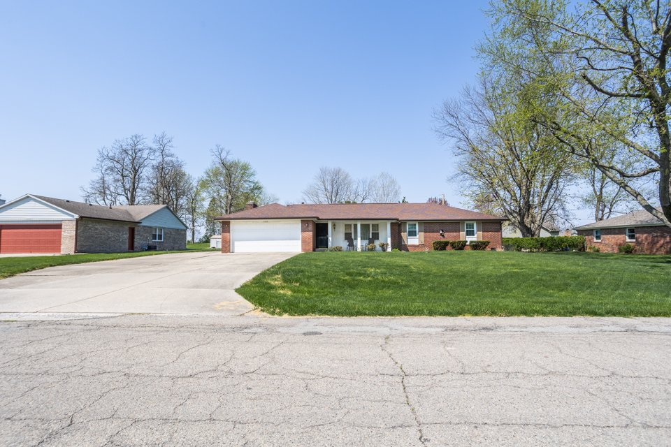 2205_Meadow_Way_Anderson_Indiana_Real_Estate_Photography-36.jpg