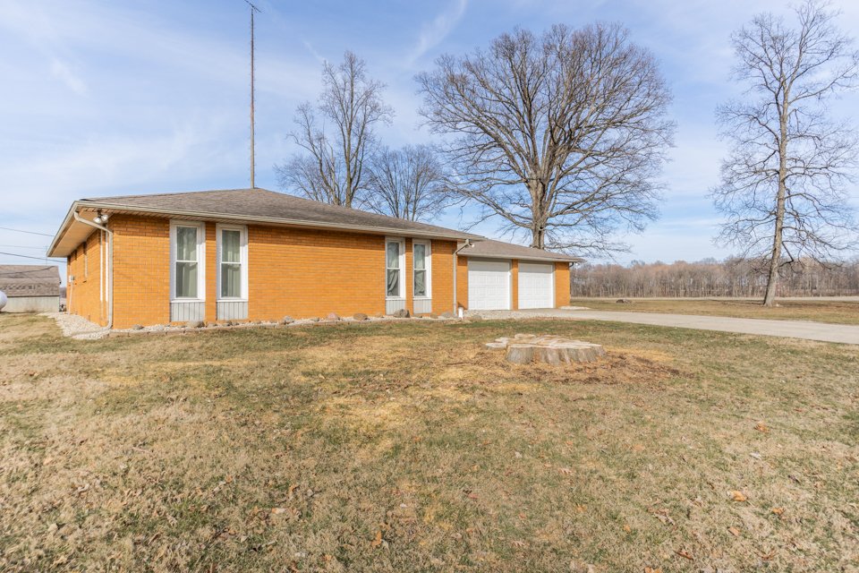 9305_S_Greenway_Drive_Daleville_Iindiana_Real_Estate_Photographer-31.jpg