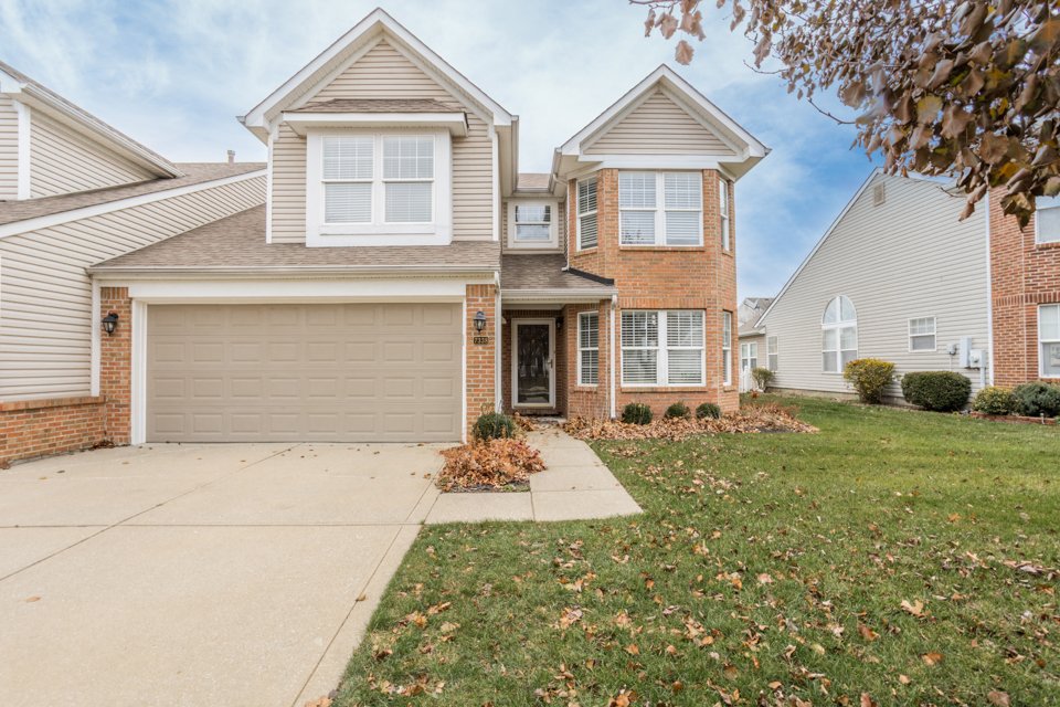 7338_Oak_Knoll_Drive_Indianapolis_Indiana_Real_Estate_Photographer-4.jpg