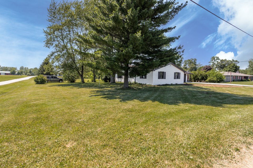 7091_CR_575_W_Frankton_Indiana_Real_Estate_Photograaphy-2.jpg