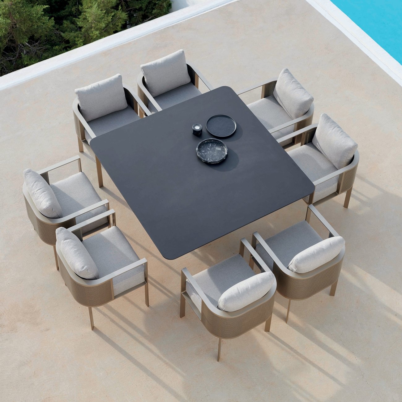 gandia-blasco-solanas-dining-table.jpeg