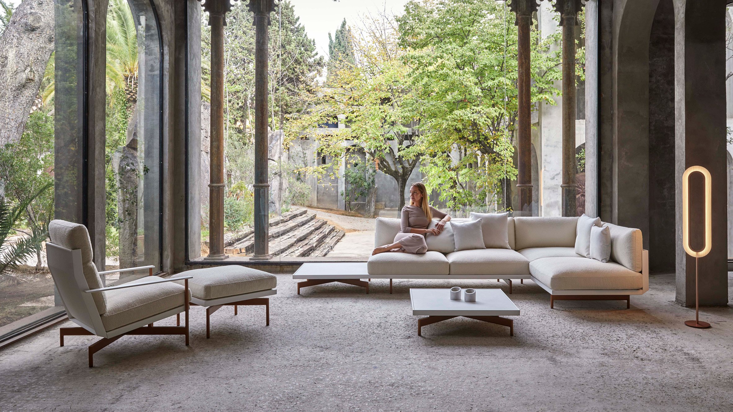 onde-gandia-blasco-seating-showroom_dezeen_2364_hero.jpg