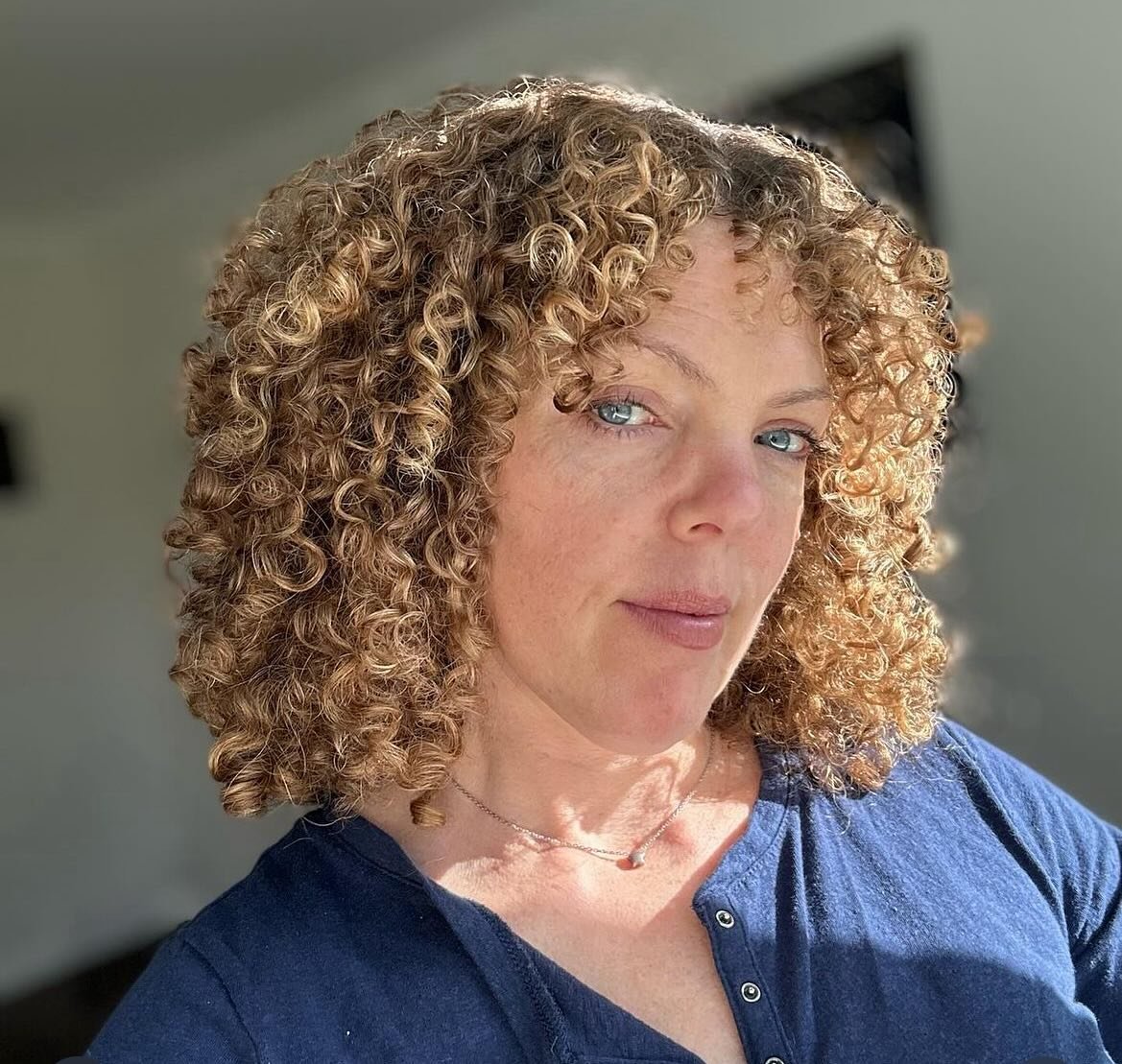 Sun-kissed curls ☀️

Cut by Greg @gregcassese 
Color by Rebekah @rebekahnorris_hair 

Click the link in our bio to book! 

#redken #cutlersalon #nyc #curlycut #nychaircolorist #nychairstylist