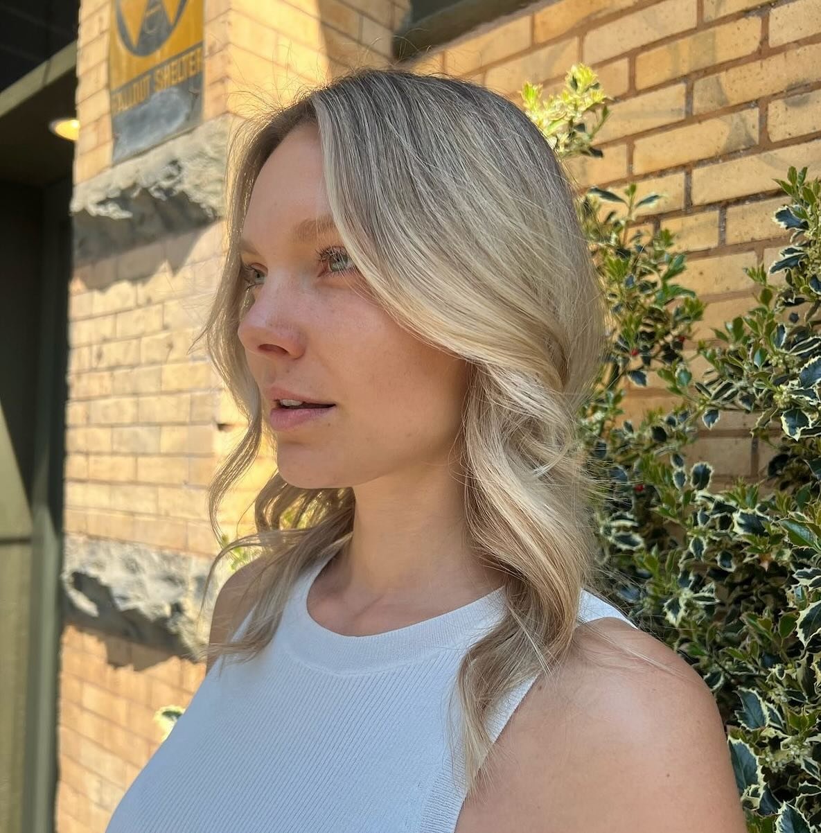 Bright blonde for summer☀️🌟🔆

Color by Martha @marthaperezhair 

Click the link in our bio to book! 

#redken #cutlersalon #brightblonde #shadeseq #nyc #nychaircolorist