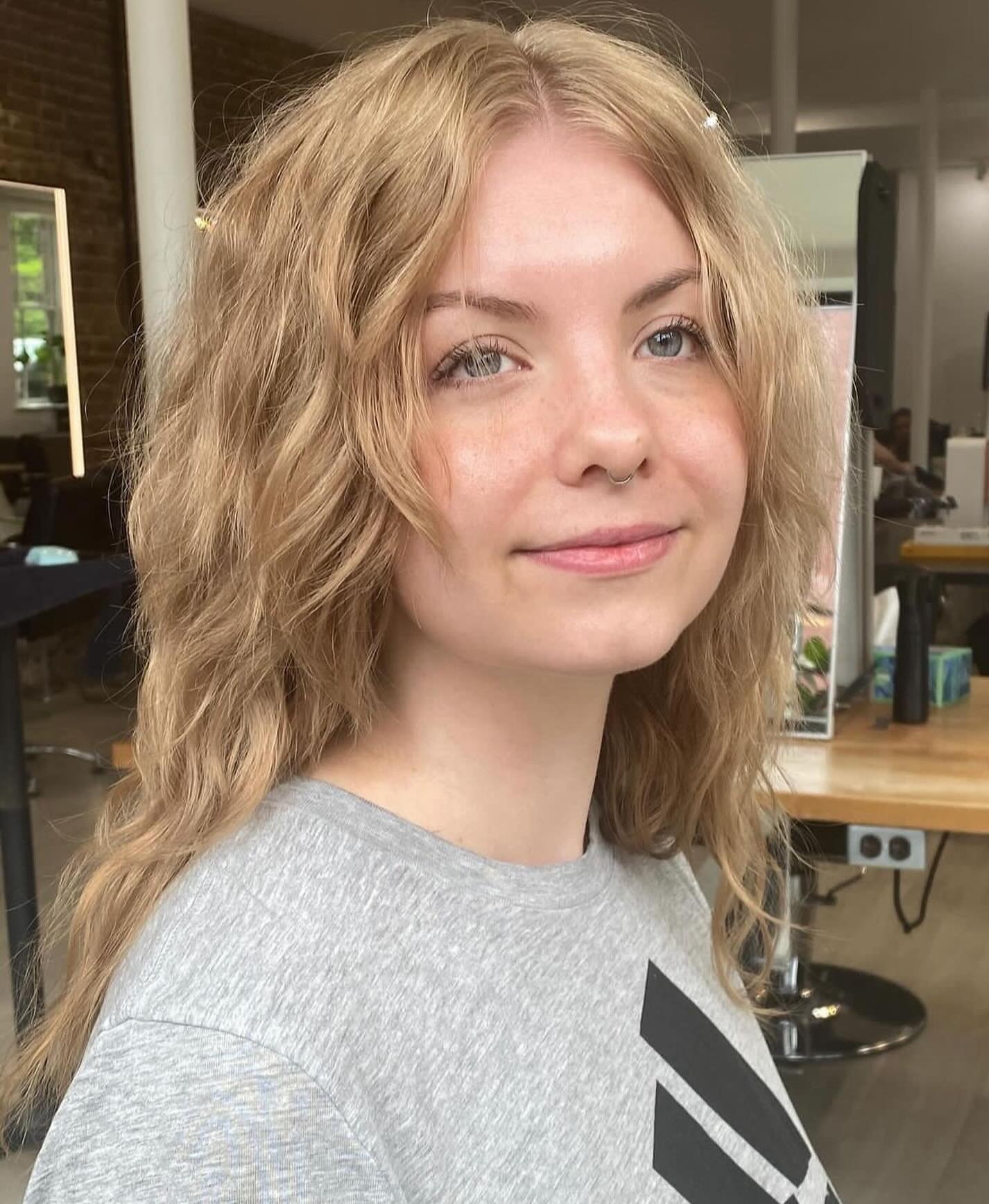 🧚&zwj;♀️🌾

Color by Becca Claire @rebecca.vargas 

Click the link in our bio to book! 

#redken #cutlersalon #blonde #summerhair #nyc #nychaircolorist