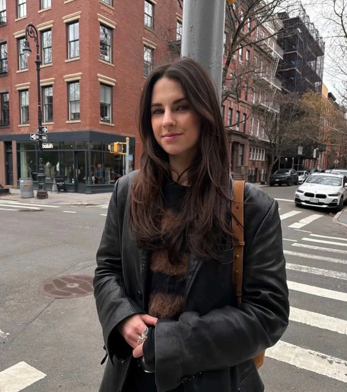 Here is your sign to book a gloss✨ @elenataber did with @_saranotsarah_  and you should too☕️🍫🤎

Color by Sara @_saranotsarah_ 

#redken #cutlersalon #nyc #gloss #shadeseq