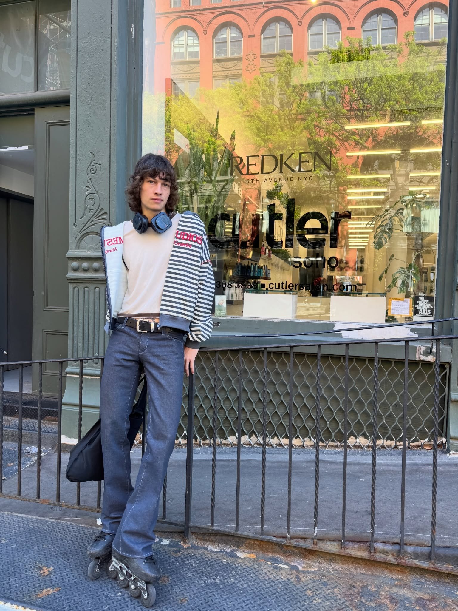 Shag, in motion🛼 haircut by Kiyo for @arthurkelso 

click the link in bio to book! 

#redken #cutlersalon #nyc #haircut