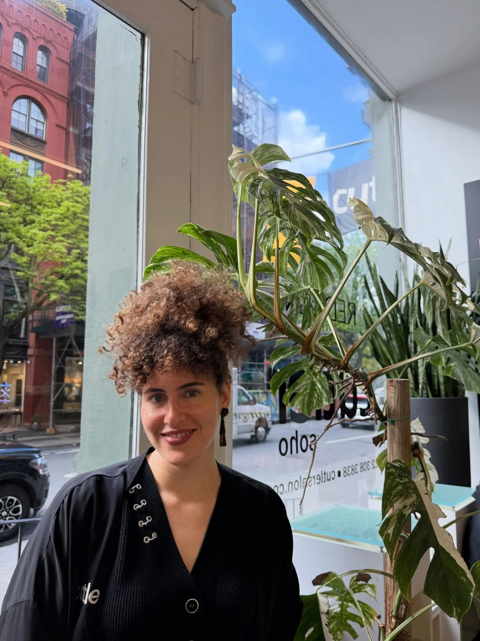 beautiful curly updo by Daniela @danielaberlinyc 

@redkenpro @redken 

#redken #cutlersalon #nyc #updo