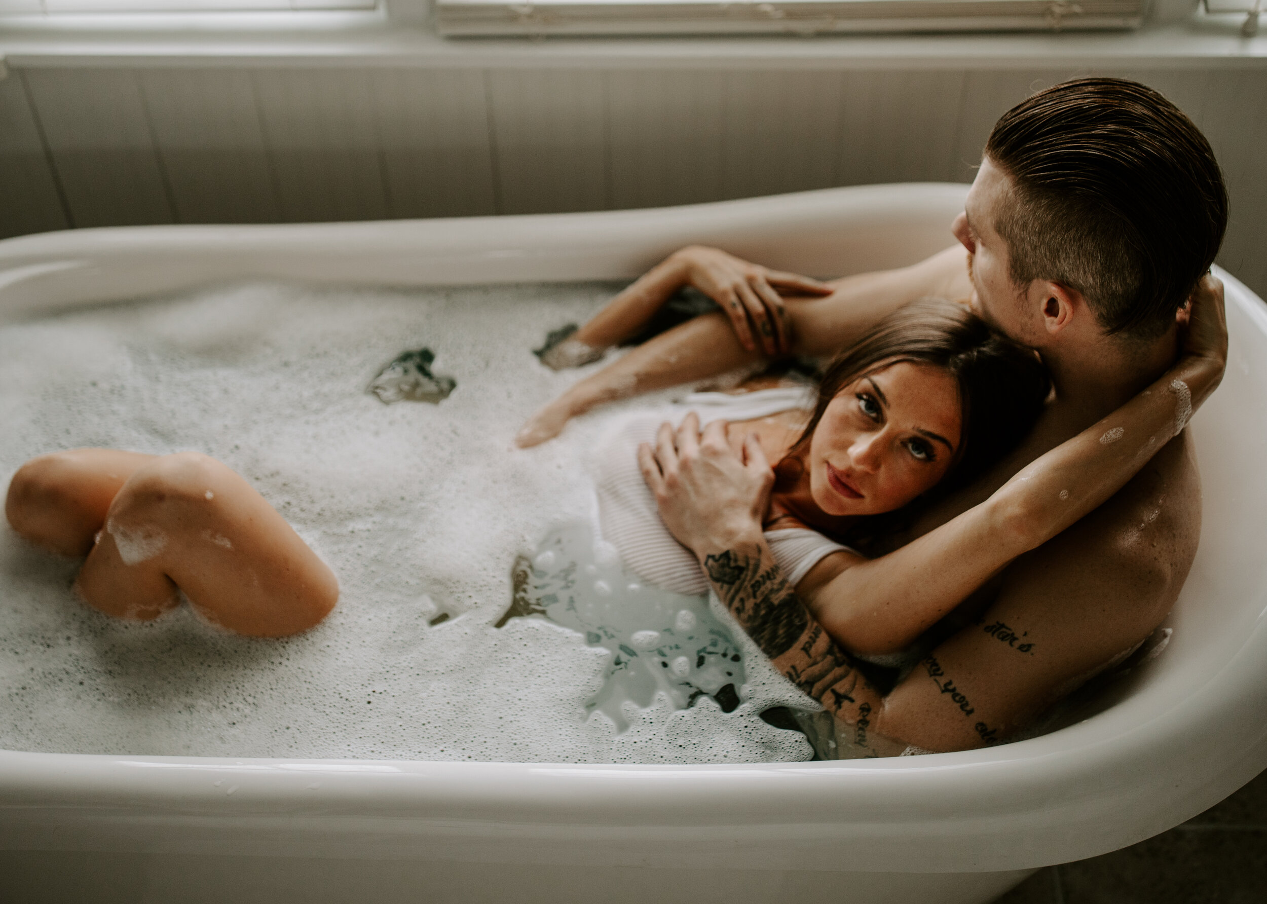 5 Tips for Feeling Confident During Your Bubble Bath Couples Session — Katy Rose Photography