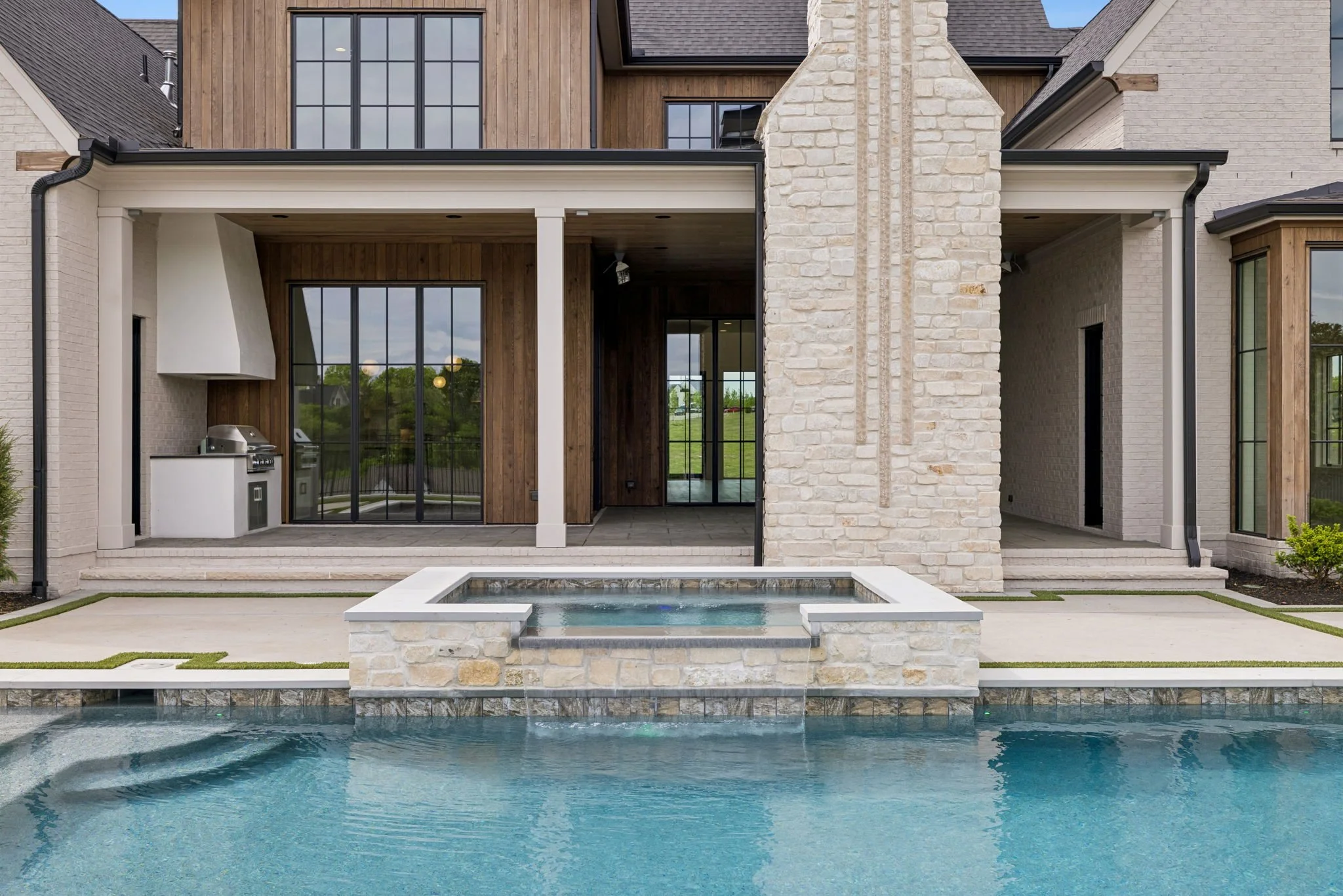 213-8745 Weller Ln - 213.jpg