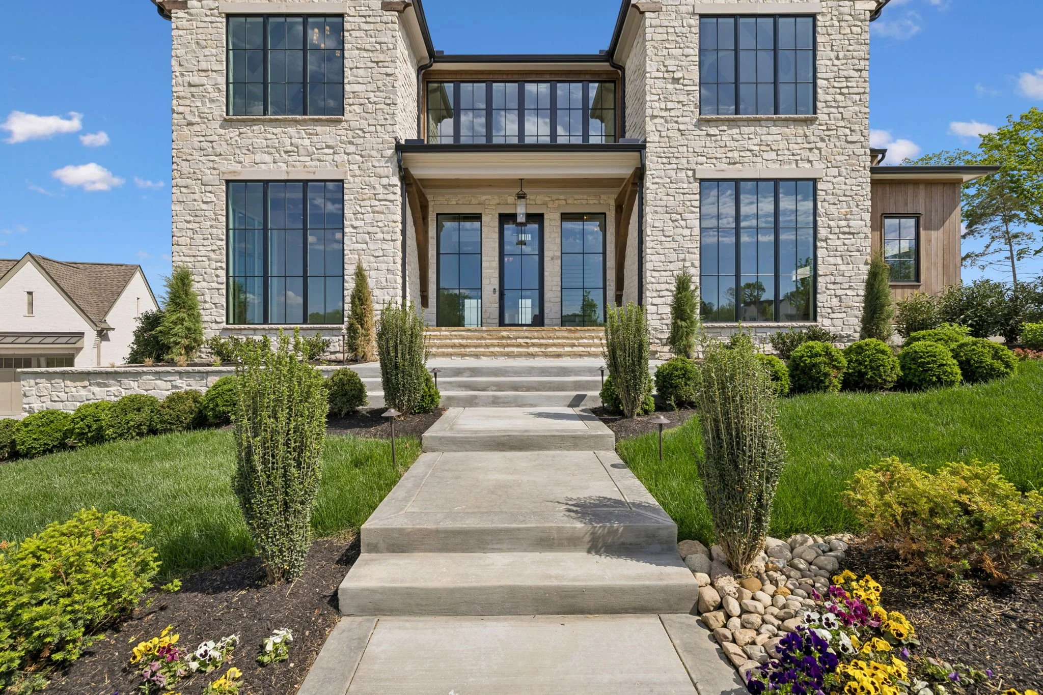 8-8745 Weller Ln - 008.jpg