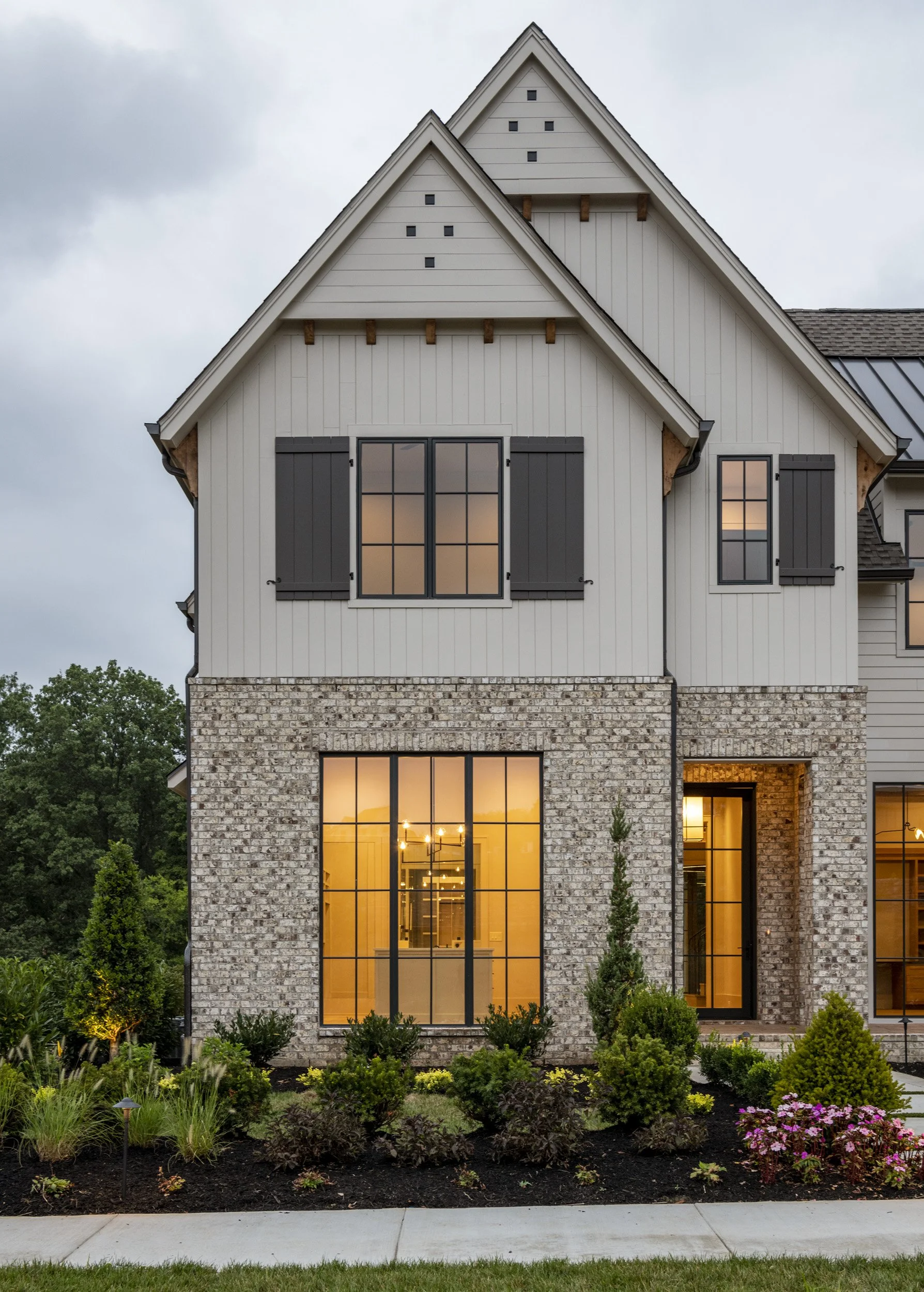 Trace Solstice Dr 01.jpg