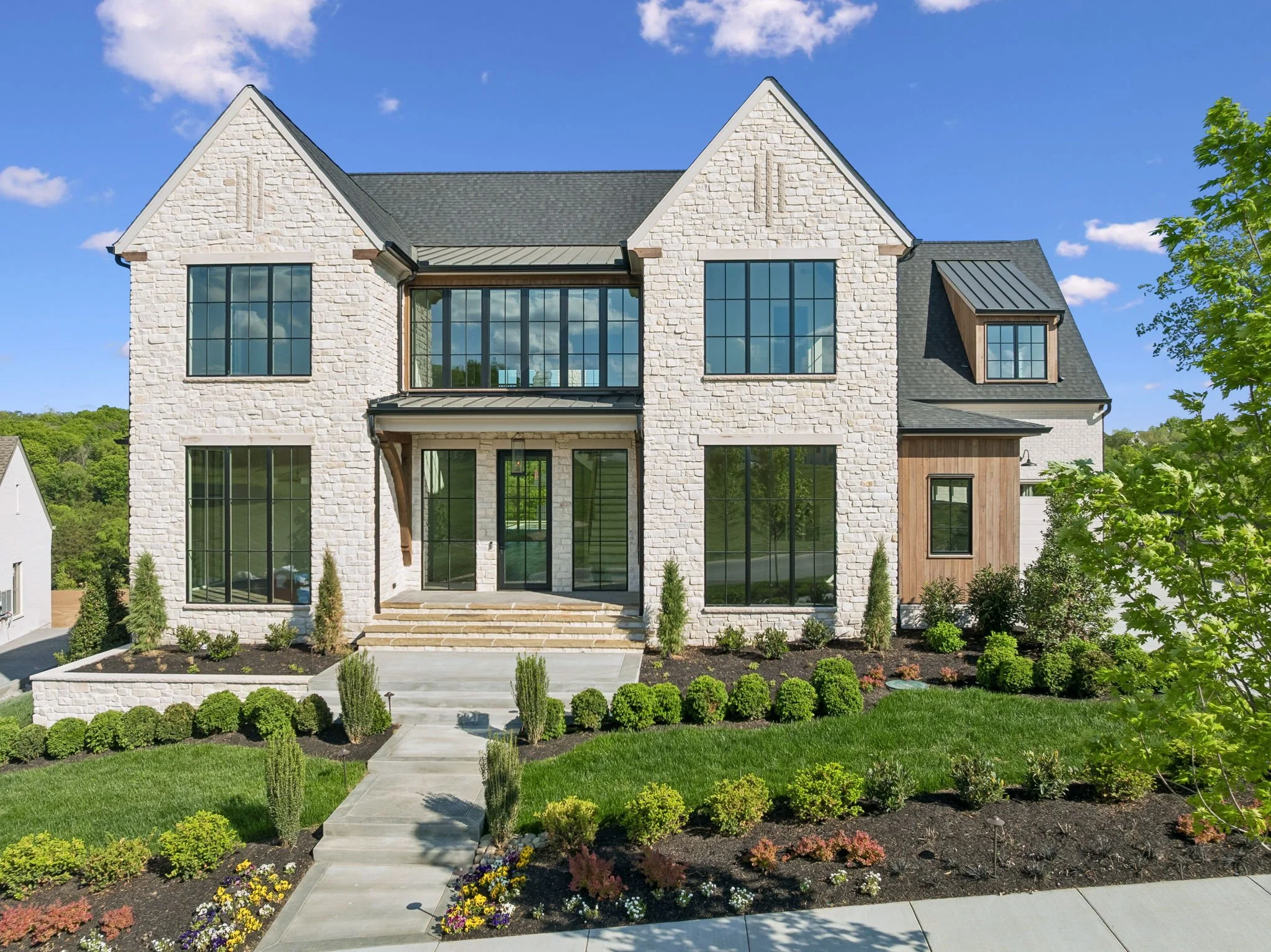 224-8745 Weller Ln - 224.jpg