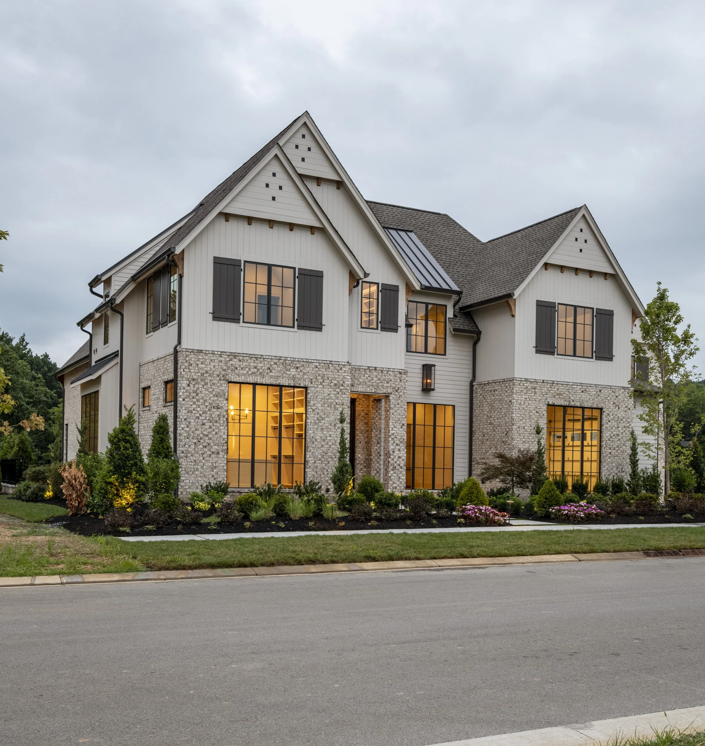 Trace Solstice Dr 02.jpg