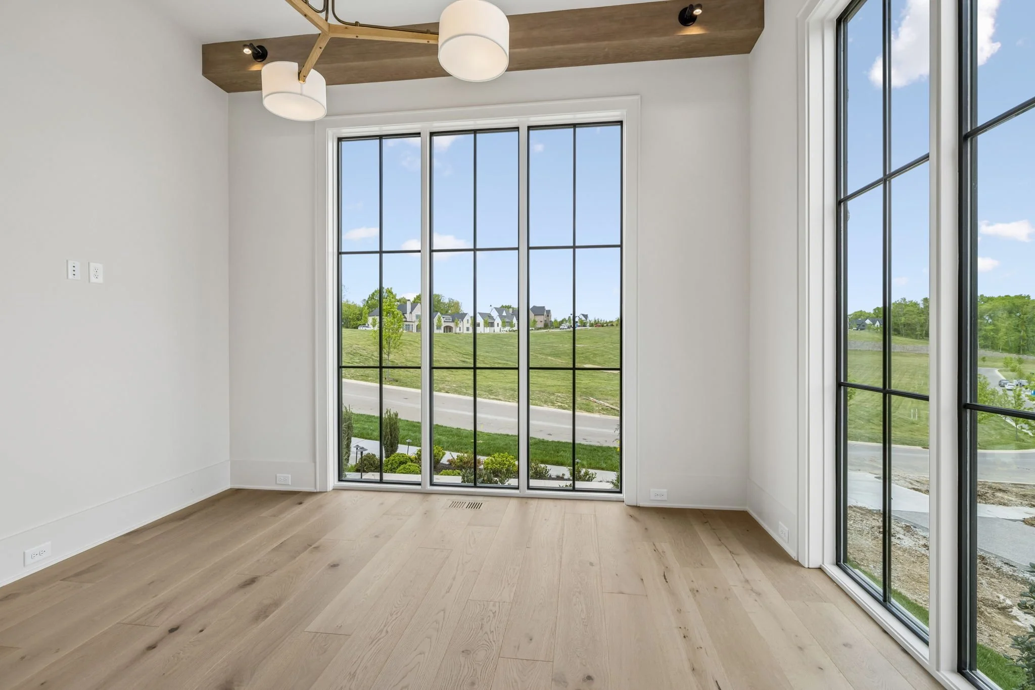 23-8745 Weller Ln - 023.jpg