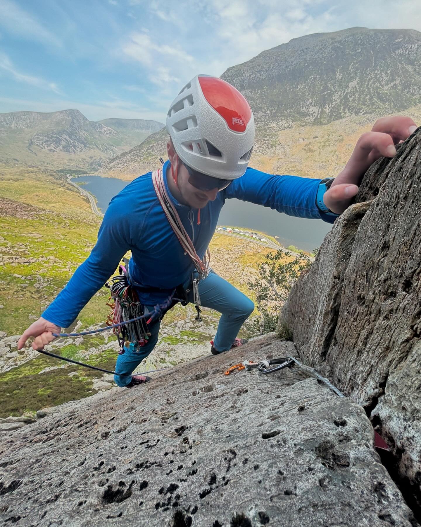 Multipitch development with Danny and Chris this weekend covering (amongst other things) stance management, bombproof belays, tidy ropes and efficient abseiling, all with the aim of getting them out climbing bigger things confidently, safely and effi