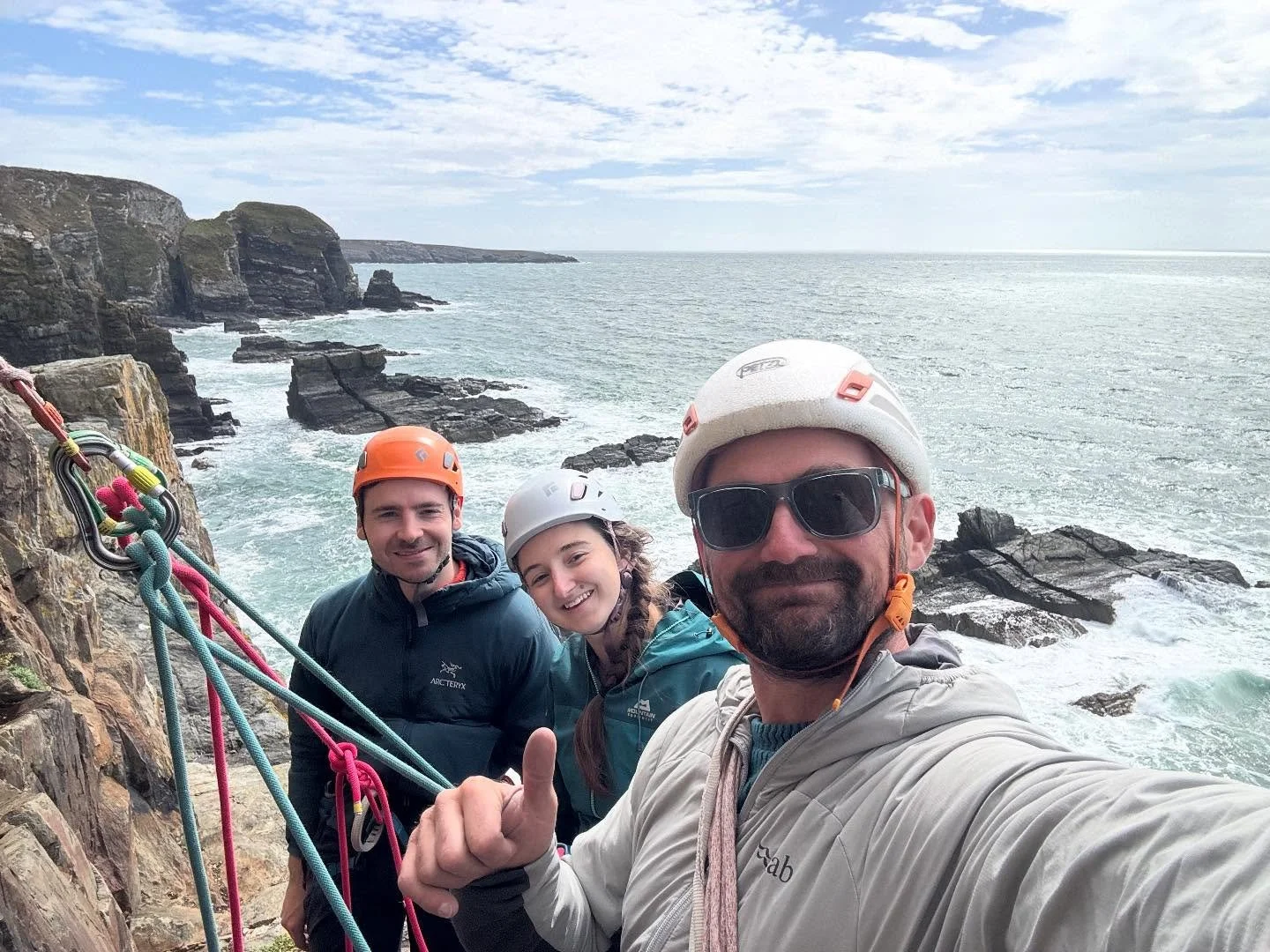 Sea cliffs and sport climbing with Harry and Becky. September can be a great month for rock climbing as long as you&rsquo;re happy to follow the weather!

#buildbetterbelays #tradclimbing #sportclimbing #rockclimbing #northwalesclimbing #learntoimb #