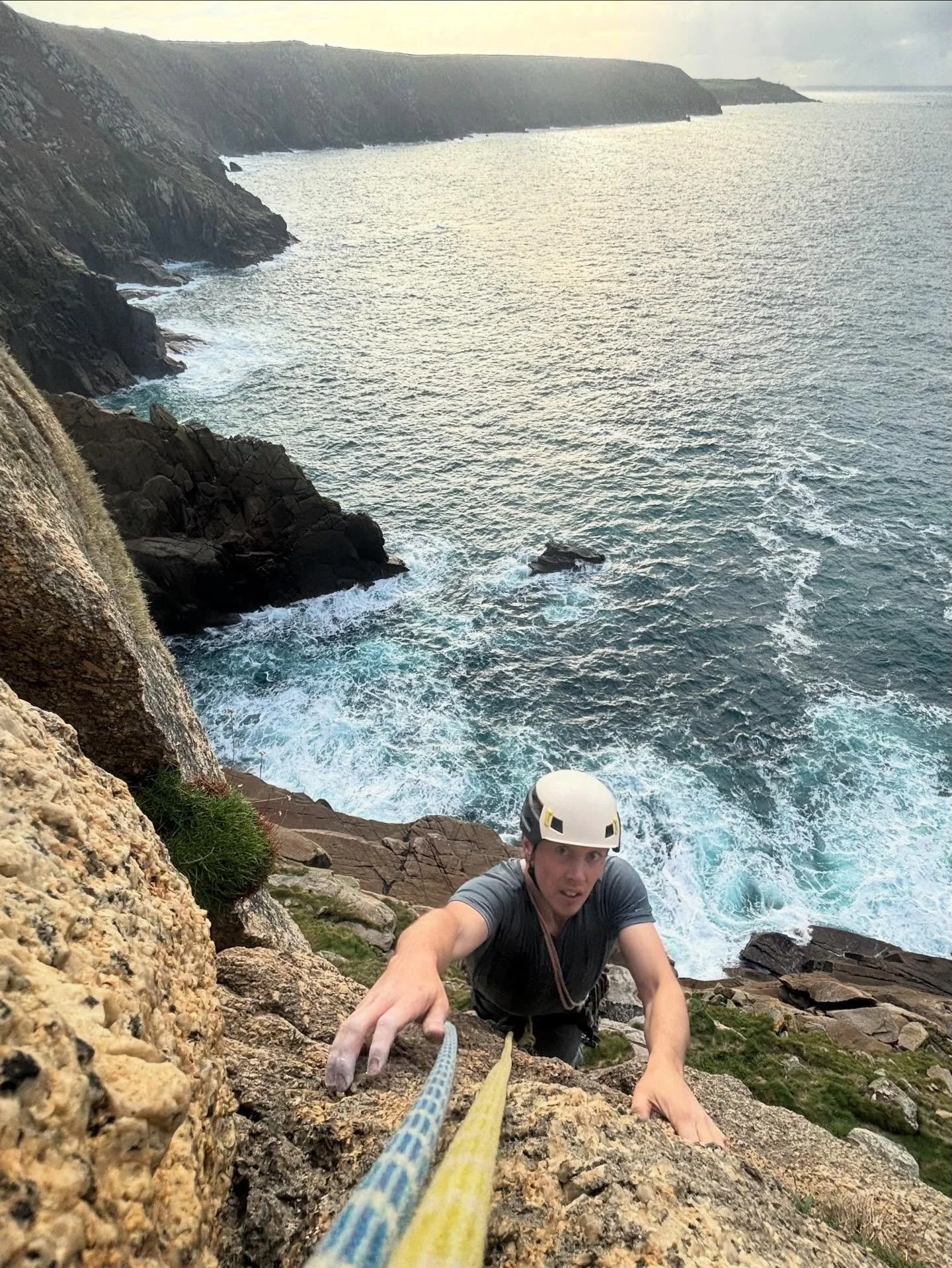 I feel sea sick paddle boarding on Llyn Padarn, so there really wasn&rsquo;t much chance of surviving the boat to Lundy in the wake of storm Amy. 

Instead, a week of personal climbing on Cornish granite classics (and not so classics) with @t.carrick