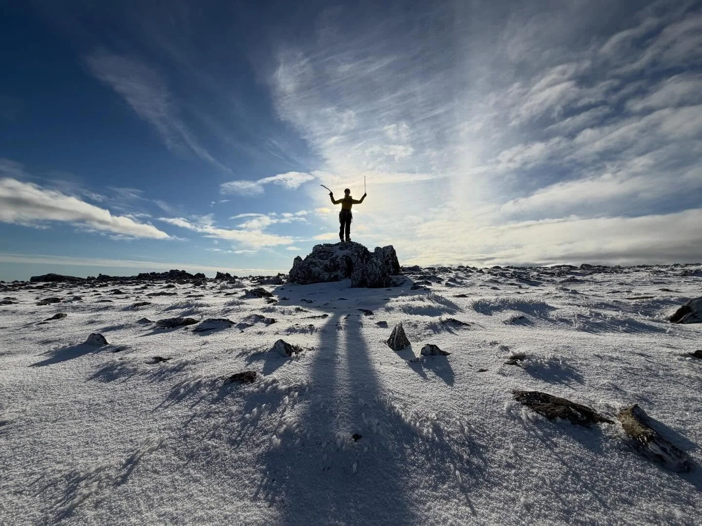 #latergram from last Fridays snow. Unexpectedly amazing ice (for north wales in November) on Clogwyn Du Right Hand with Larry.

Nothing like today&rsquo;s 9c and rain!

#winterclimbing #iceclimbing #mountaineering #tradclimbing #ukimbing #northwalesc