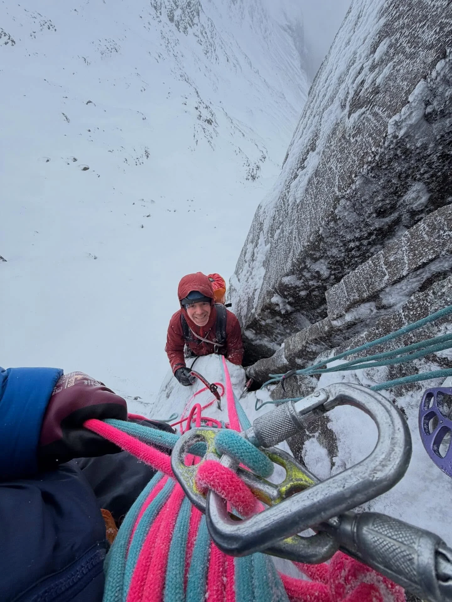A good new addition to Lost Valley Buttress with @onhistoesaliirose who brought the @bigpurpenergy for some steep and wide cracks. 

Two decent pitches of mostly well protected climbing, flake wrestling and bum squeezing. &lsquo;Thylacosmilus&rsquo; 