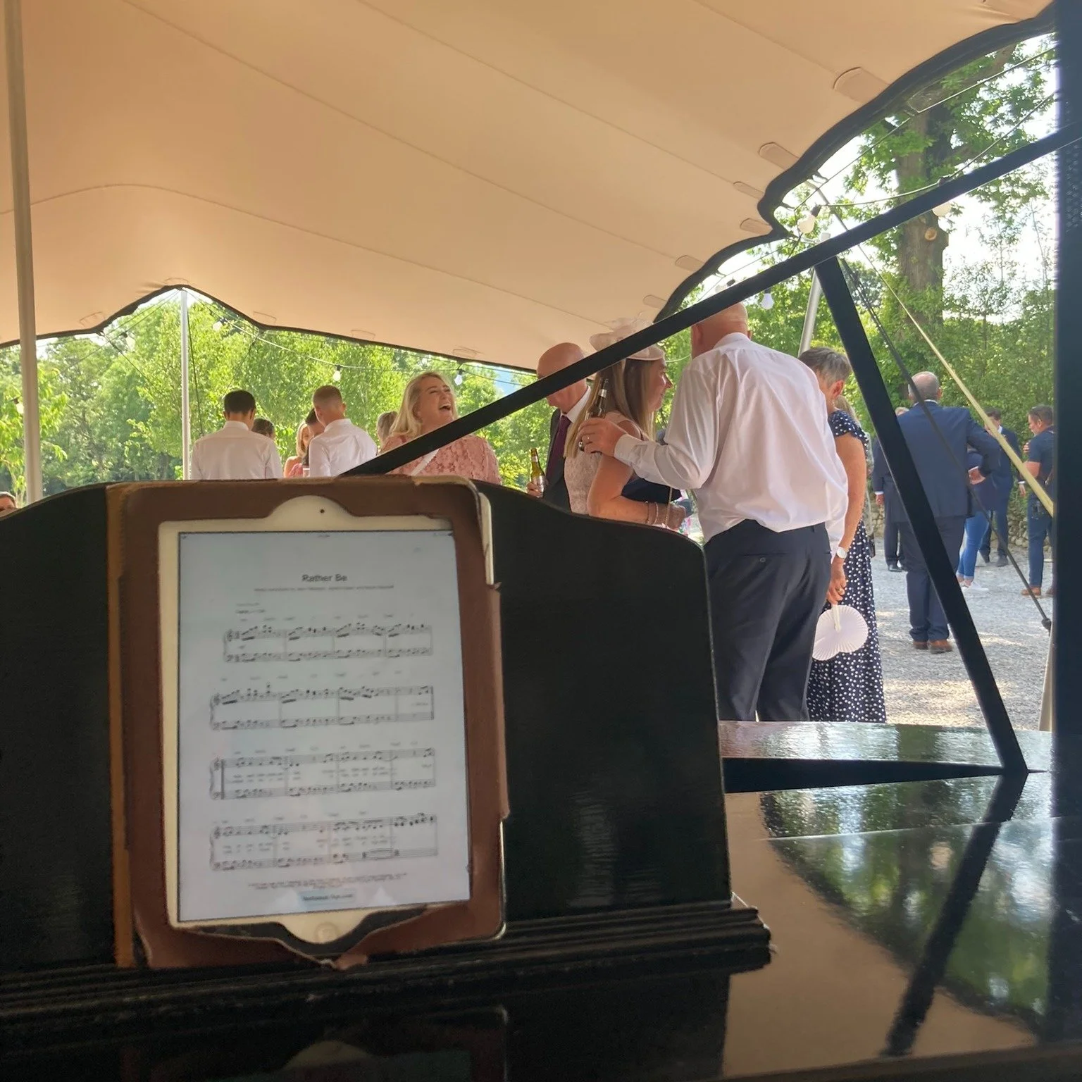 Rain or shine, I bring the piano! 🌤️

Outdoor setup like this? No problem&mdash;just let&rsquo;s chat logistics.

Ready to elevate your venue? DM to make it happen!

#OutdoorWedding #WeddingPianist #WeddingMusic #GrandPiano #WeddingCeremony #Wedding