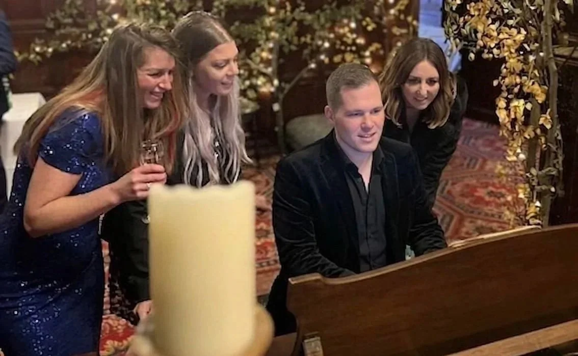 Award Winning Cheshire Wedding PIanist Chris Morris at The Netherwood Hotel