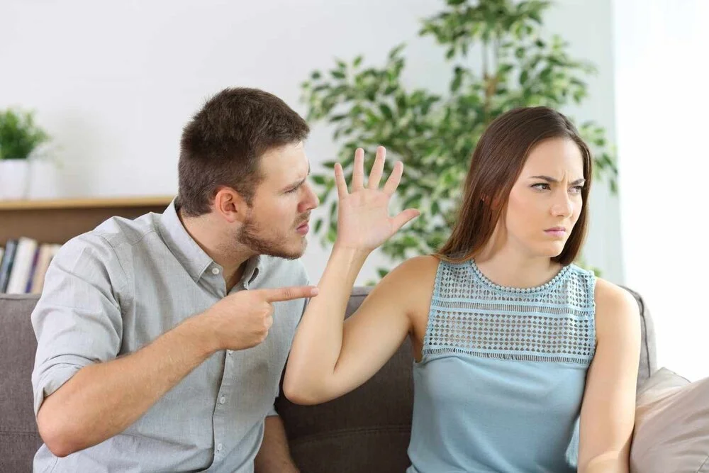 live whit a jealous partner.jpg