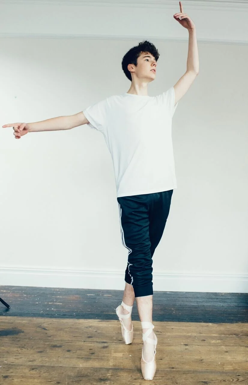 Adult student en pointe